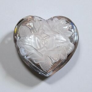 Studio Nova Rose Heart Frosted Glass Tricket Dish
